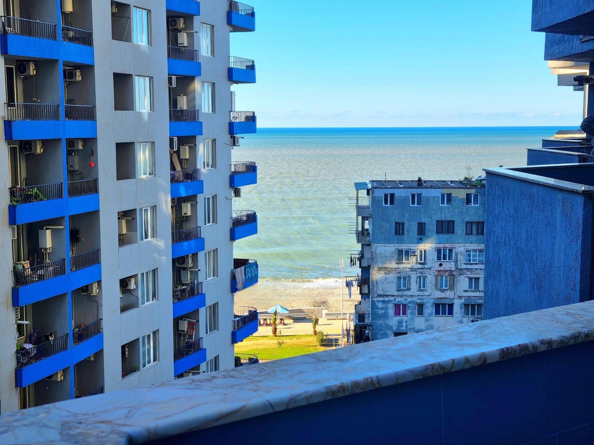 Sea Apartment Батуми Экстерьер фото